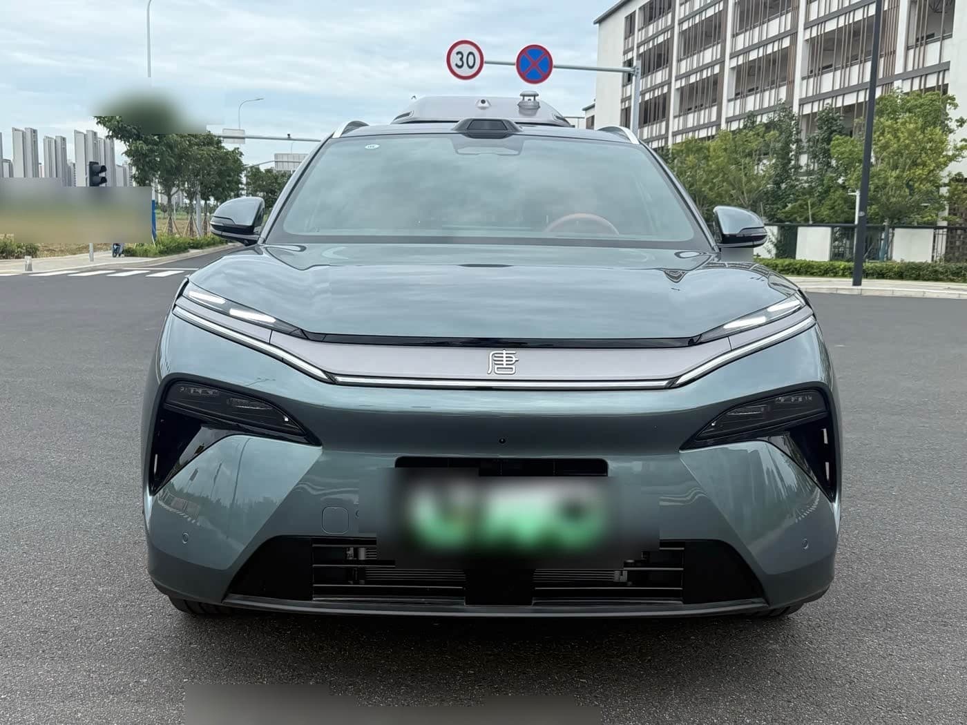 2025 BYD Tang L front exterior