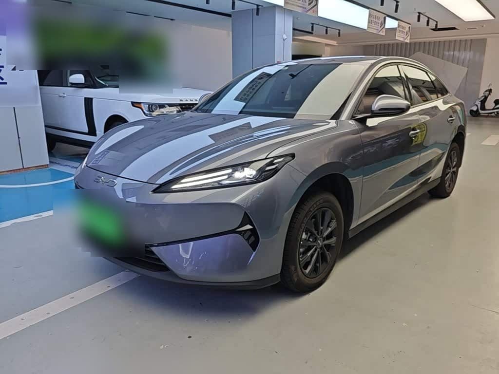 2025 BYD e7
