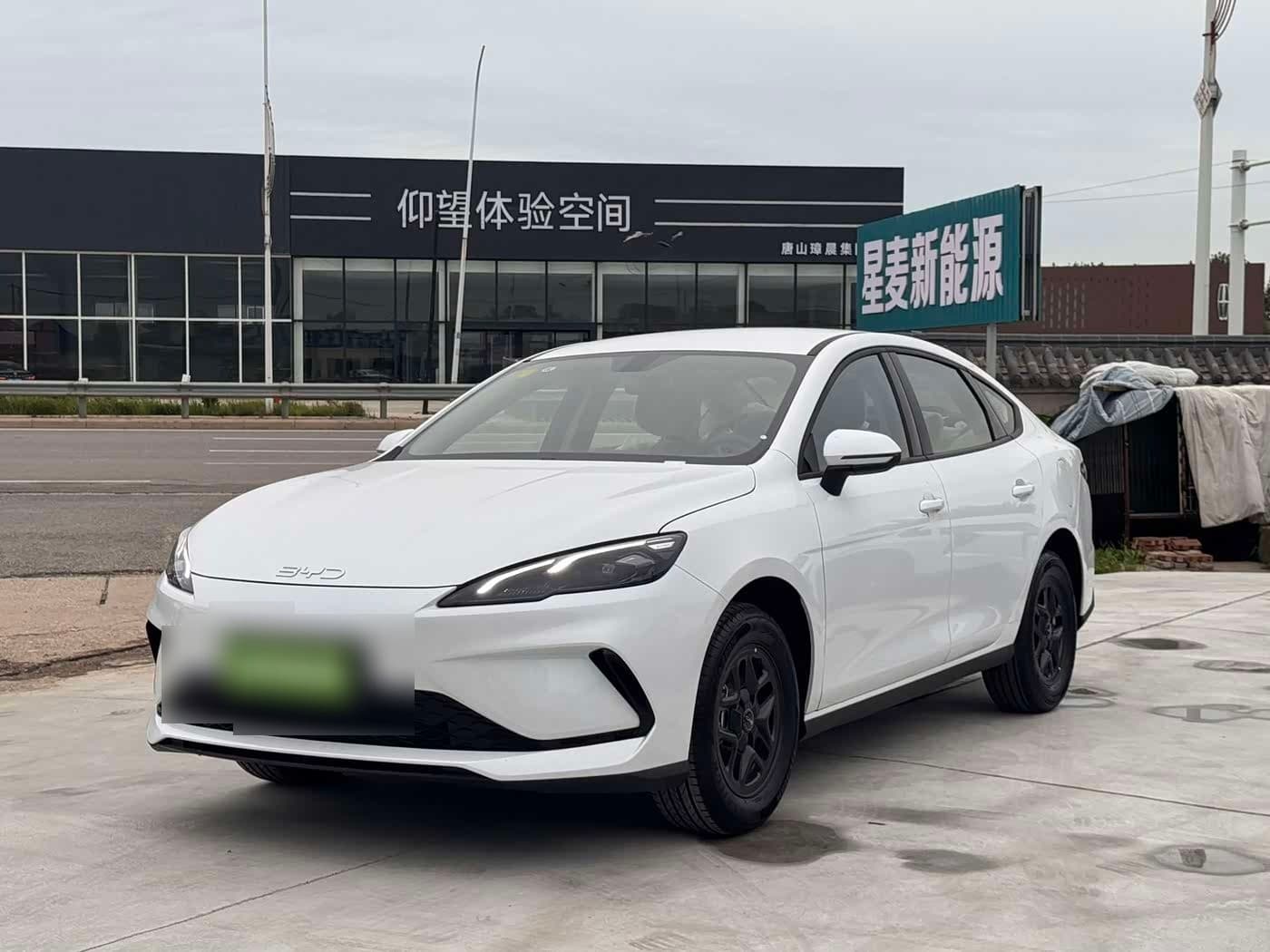 2025 BYD Hai Bao 05 DM-i