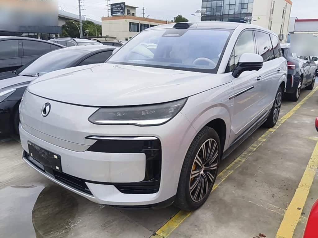 2025 Denza N9 front exterior