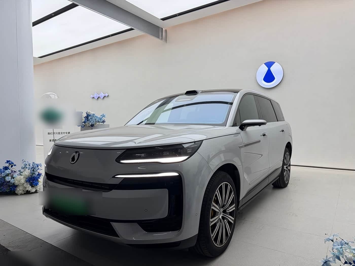 2025 Denza N9 front exterior