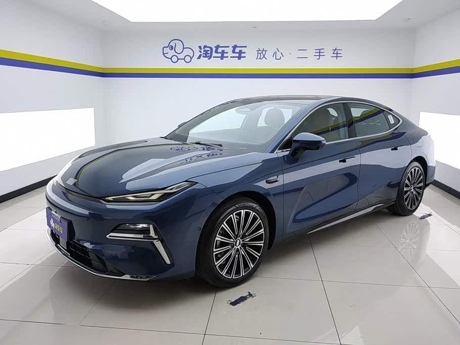 2025 Geely Galaxy Galaxy Xingyao 8 front exterior