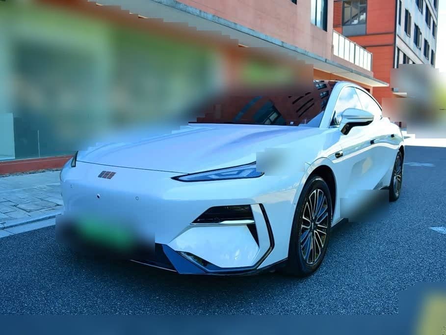 2025 Geely Galaxy Galaxy E8