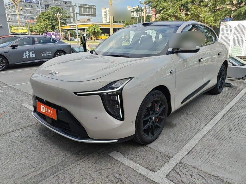 2025 IM Motors IM LS6 front exterior