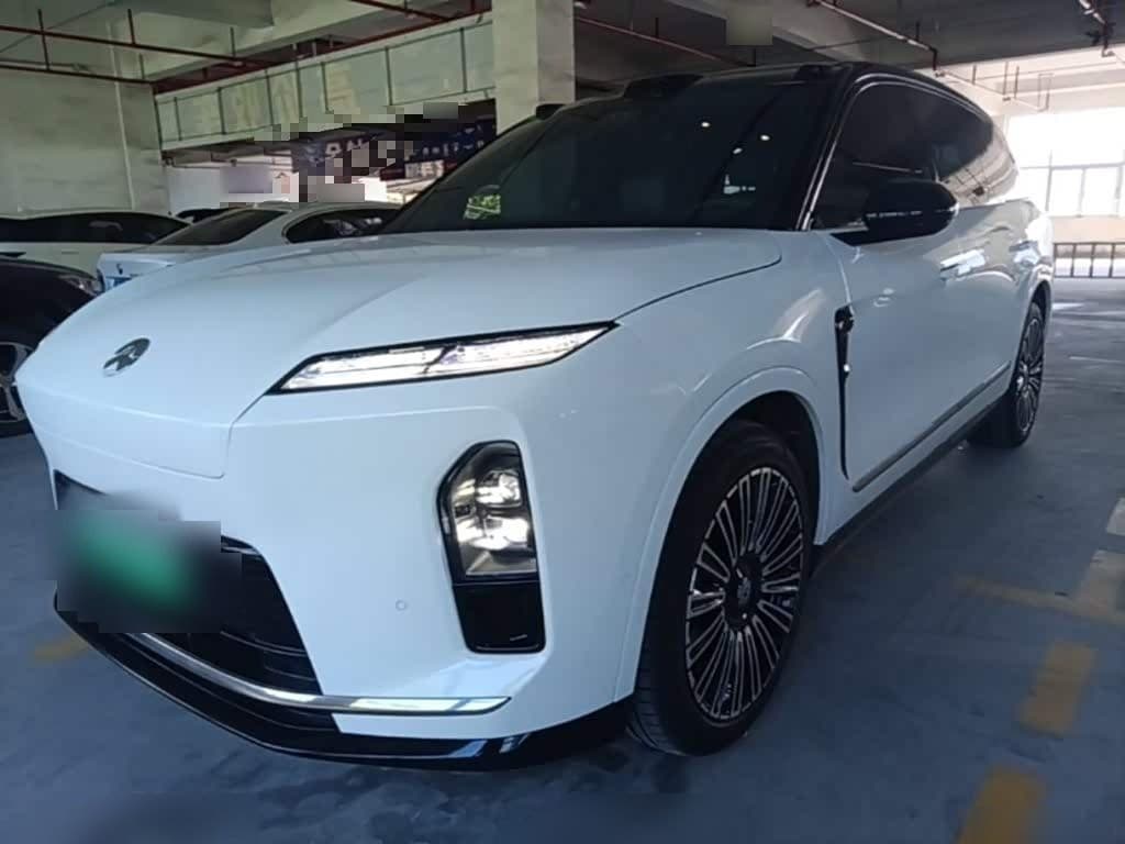 2025 NIO ES8 front exterior