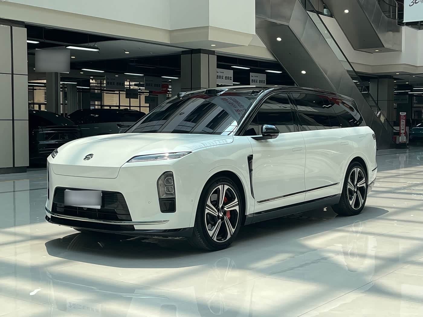 2025 NIO ES8