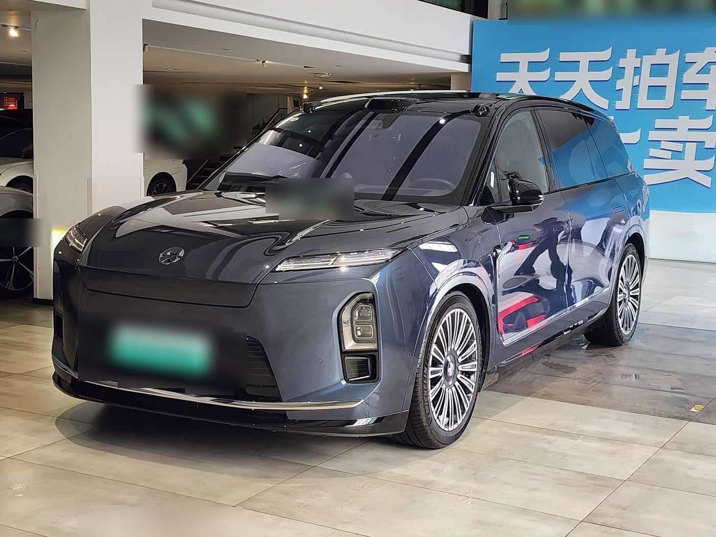 2025 NIO ES8