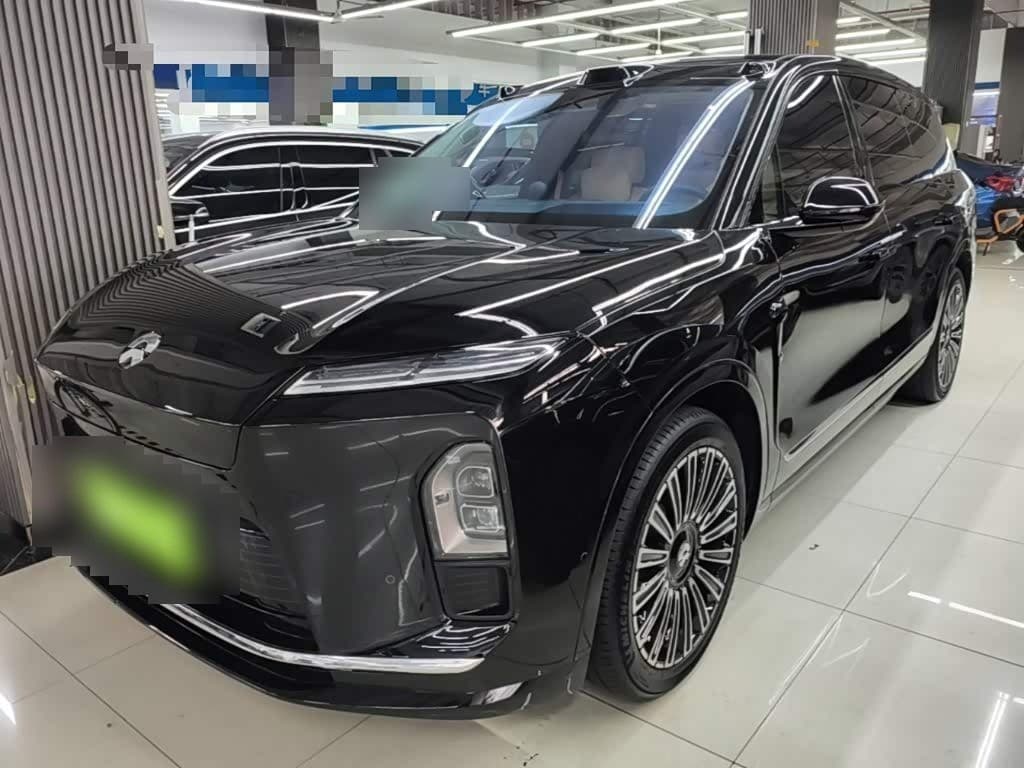 2025 NIO ES8