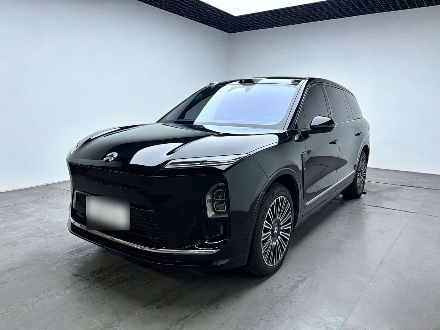 2025 NIO ES8