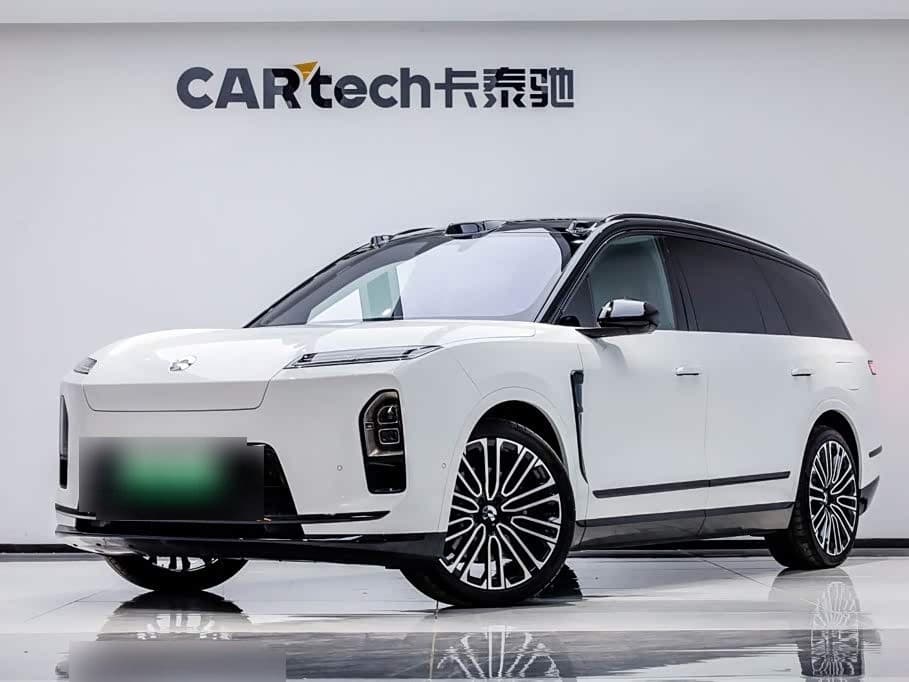 2025 NIO ES8