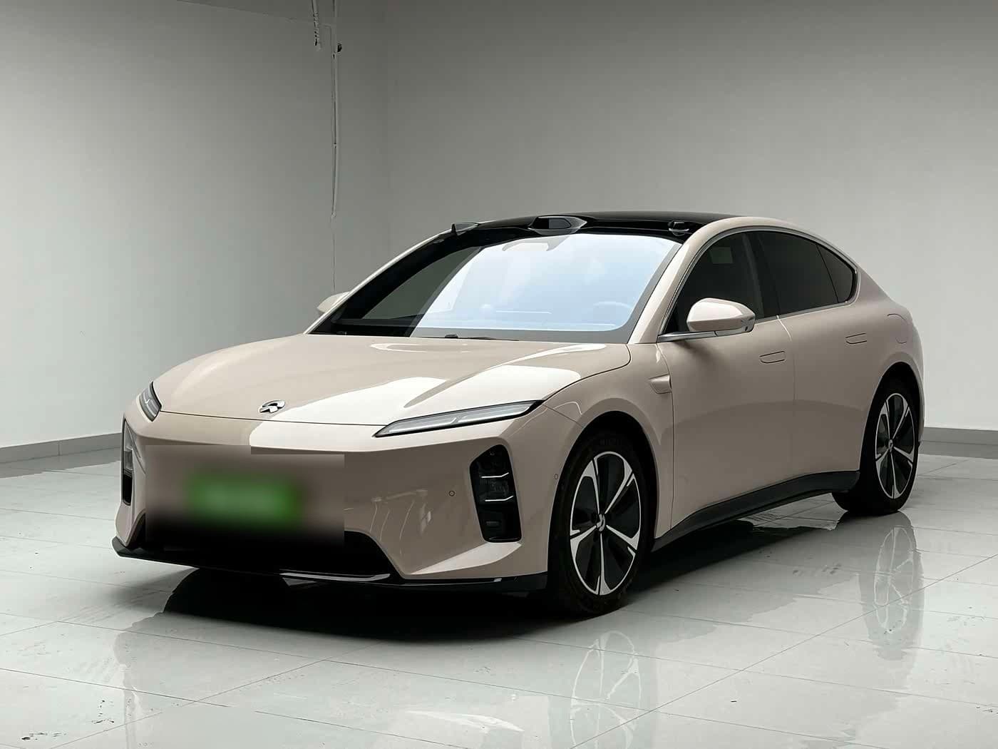 2025 NIO ET5