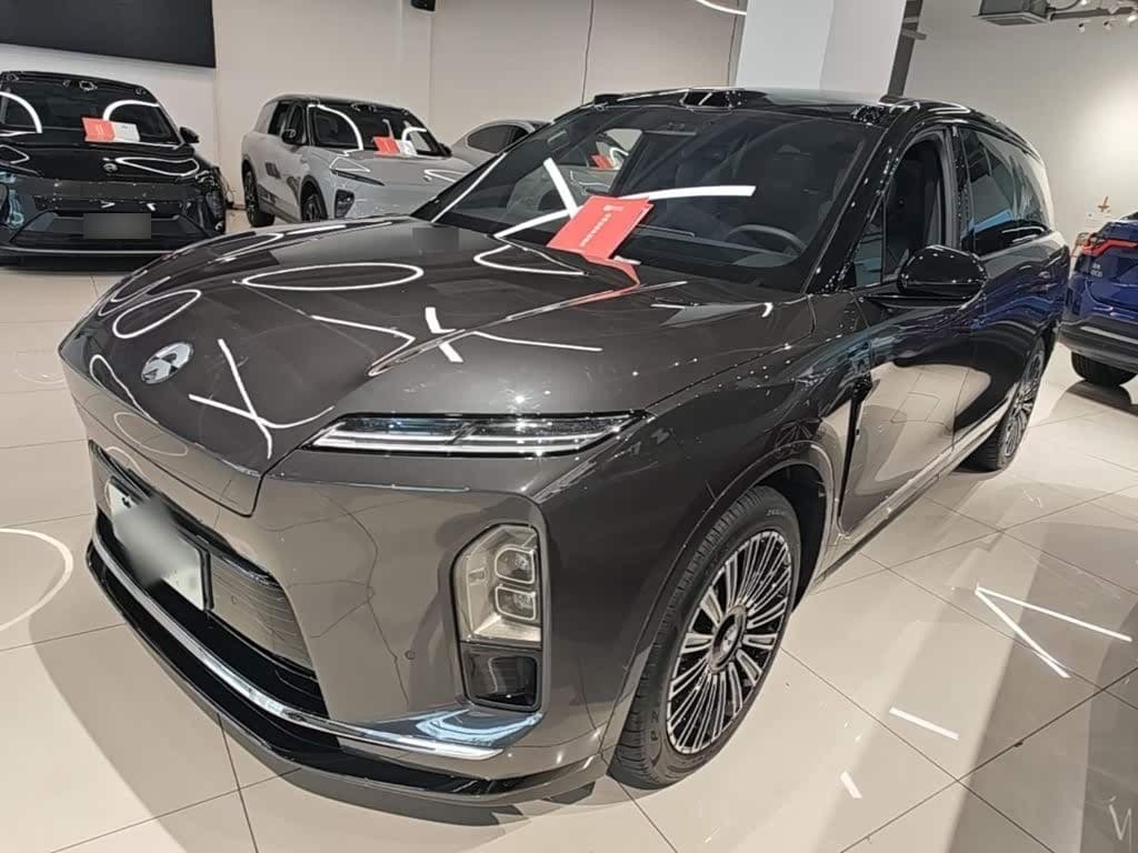 2025 NIO ES8