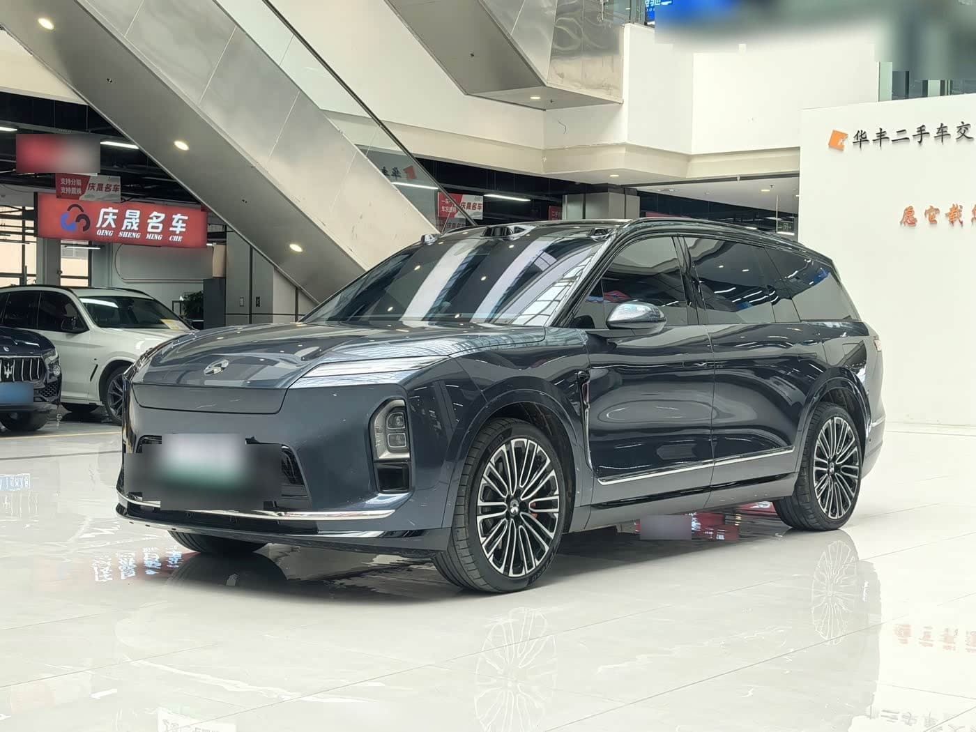 2025 NIO ES8