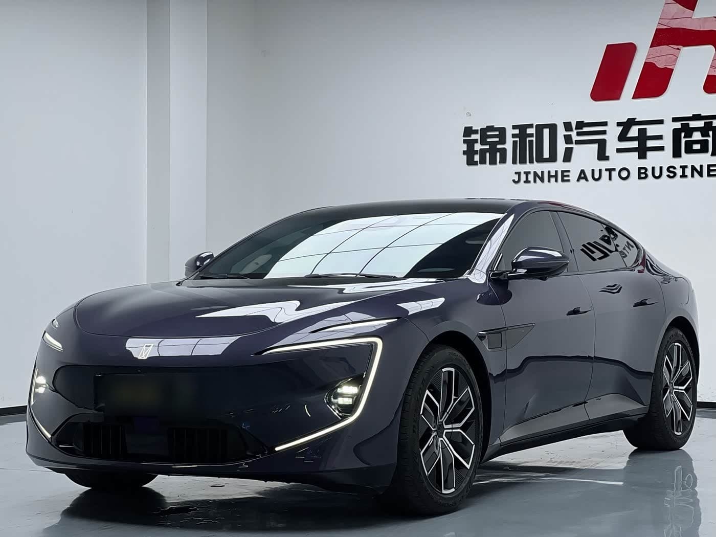2024 Avatr 12