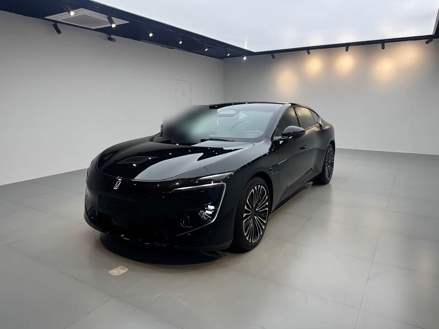 2025 Avatr 12