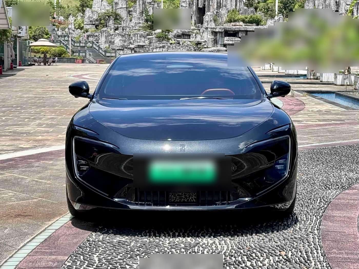 2024 Avatr 12