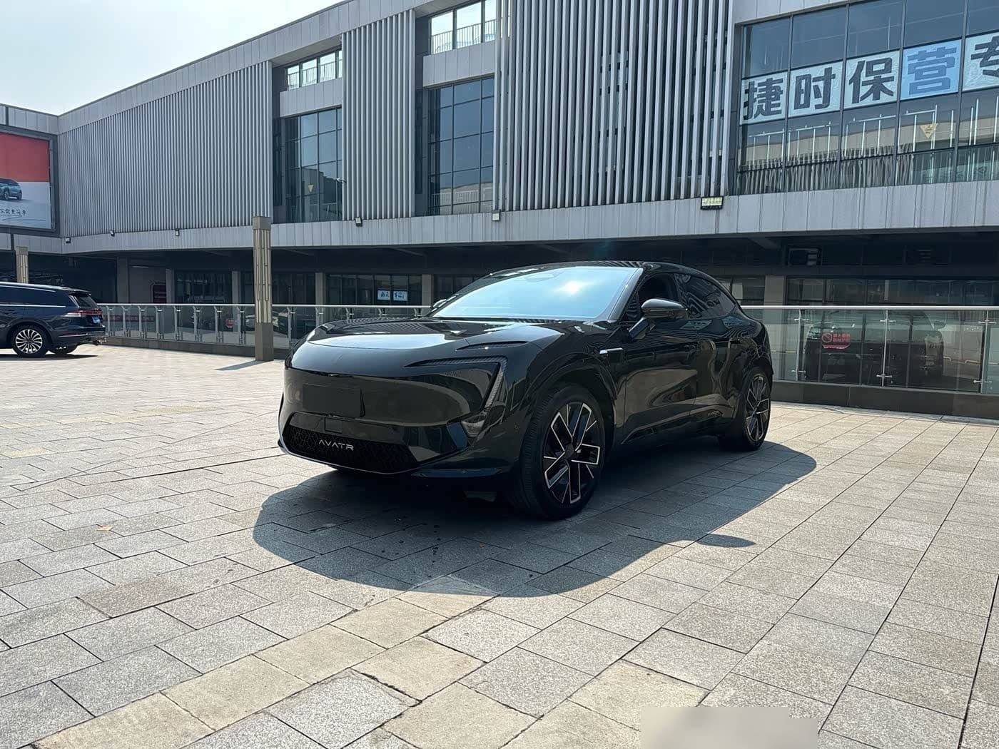2025 Avatr 11