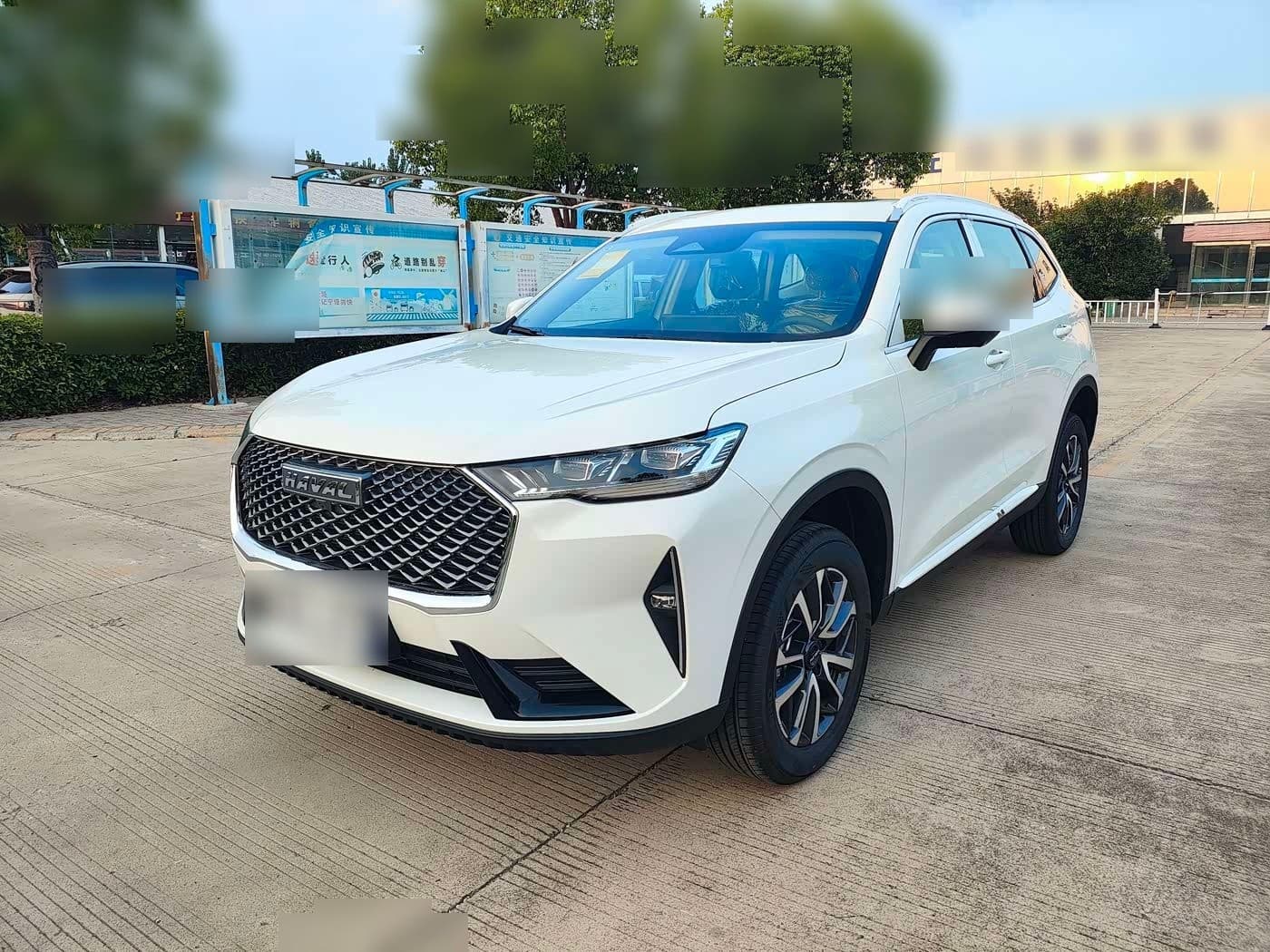 A Haval H6 from DriveSino's live inventory — one of the most popular Chinese SUVs across African markets, and a useful real example for the cost breakdown below.