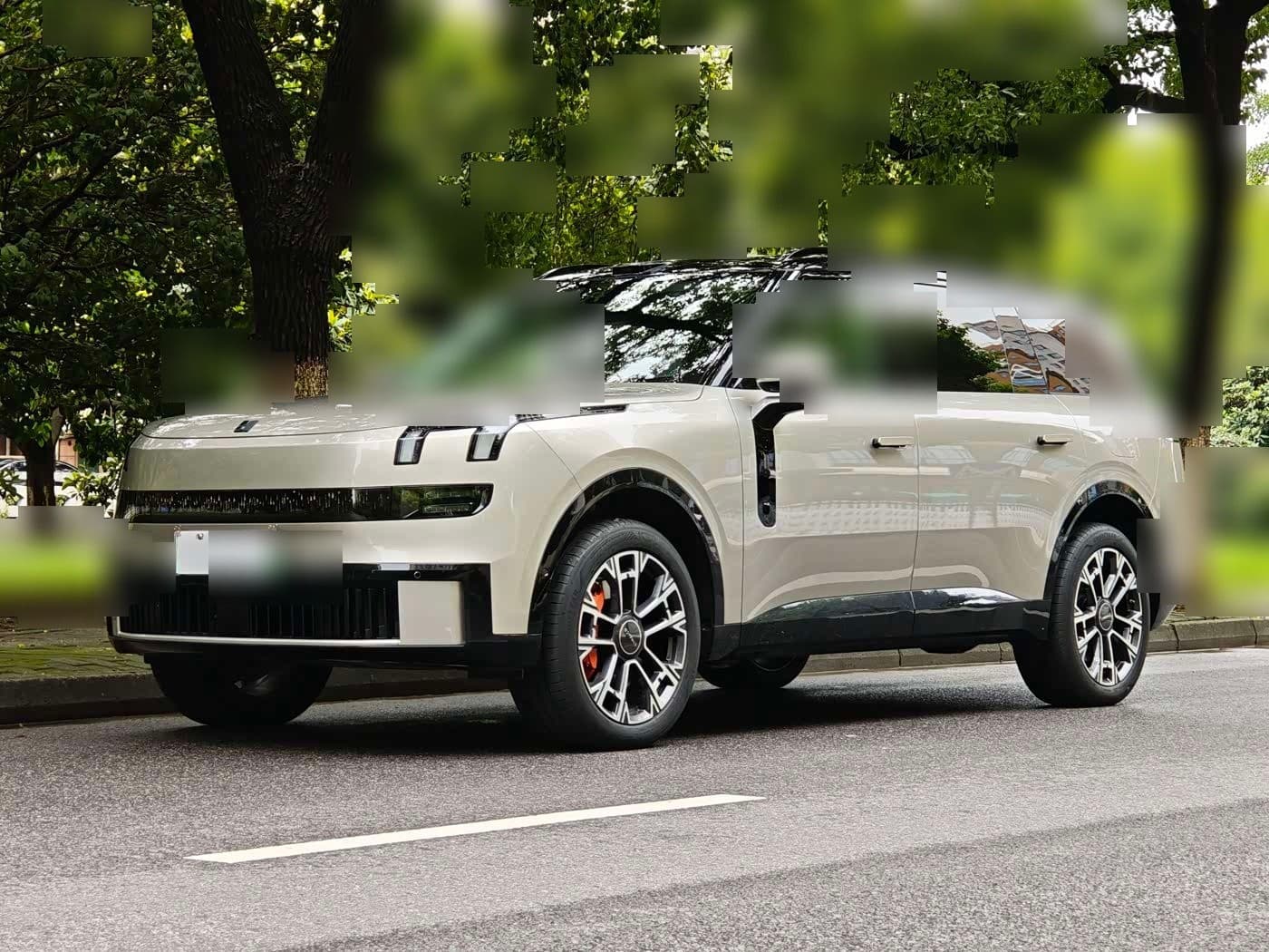 2025 Lynk & Co 900 front exterior