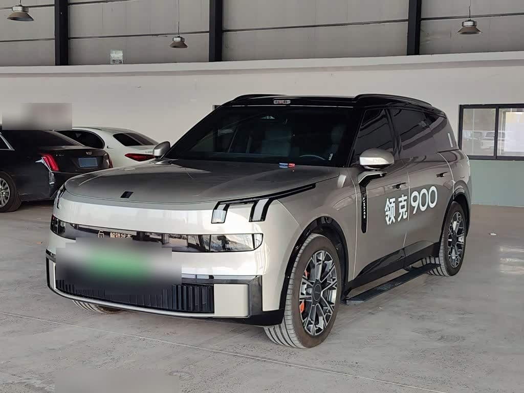 2025 Lynk & Co 900