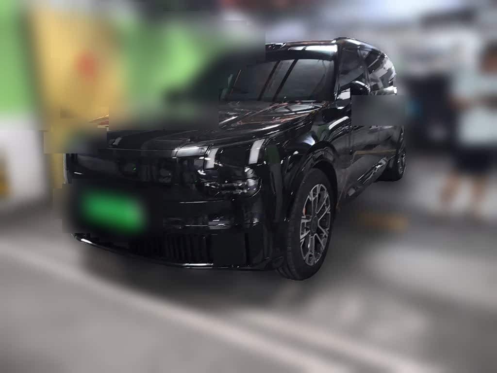 2025 Lynk & Co 900
