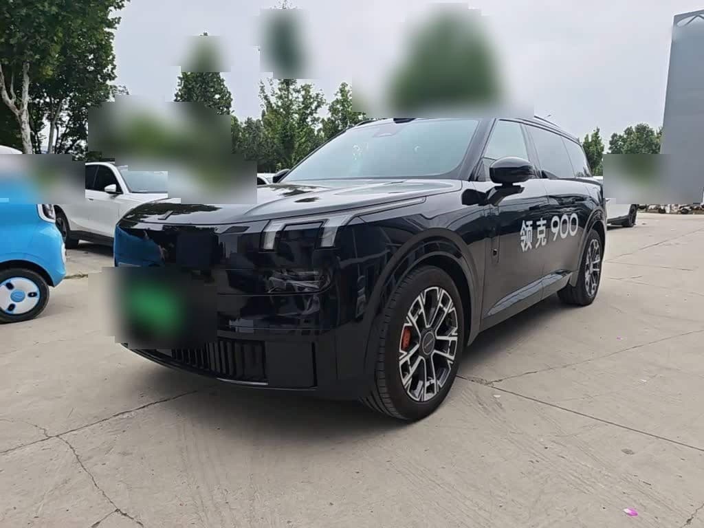 2025 Lynk & Co 900
