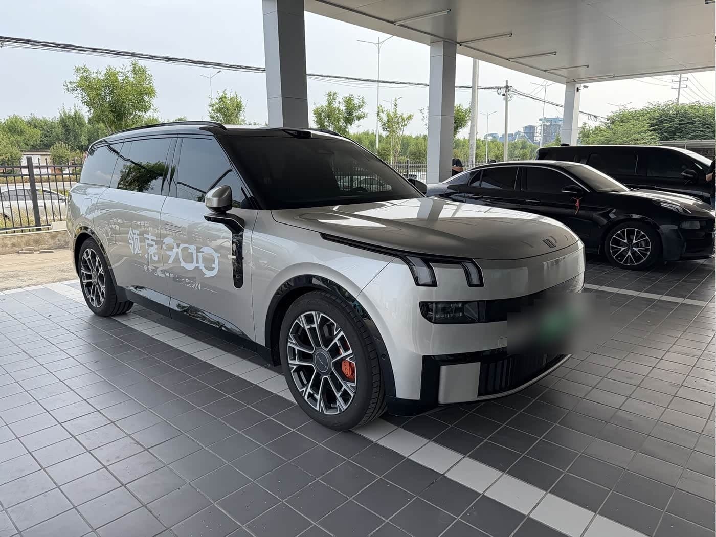 2025 Lynk & Co 900