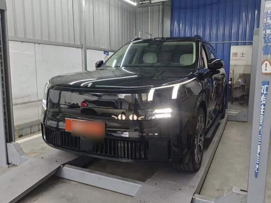 2025 Lynk & Co 900