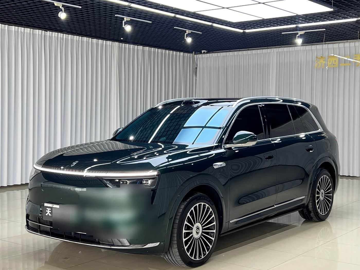 2025 AITO Wenjie AITO M8