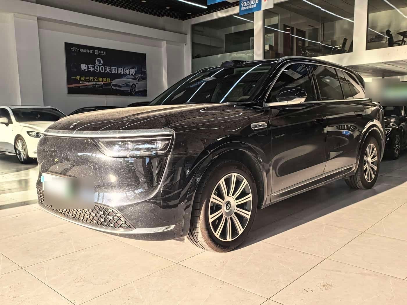 2025 AITO Wenjie AITO M8 front exterior
