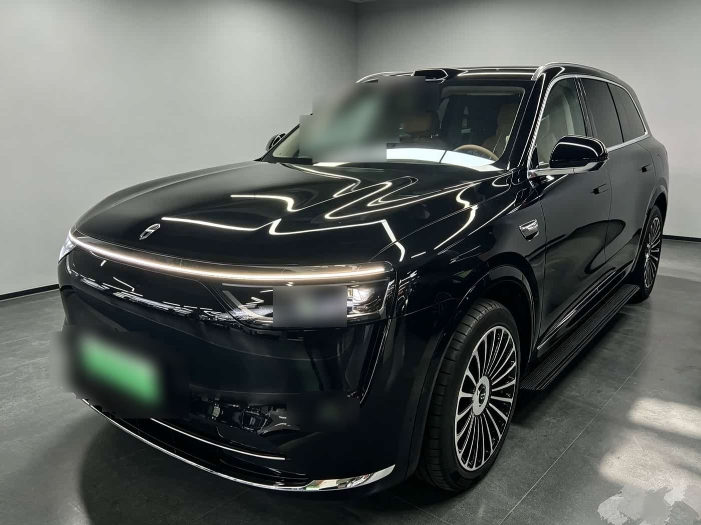 2025 AITO Wenjie AITO M8