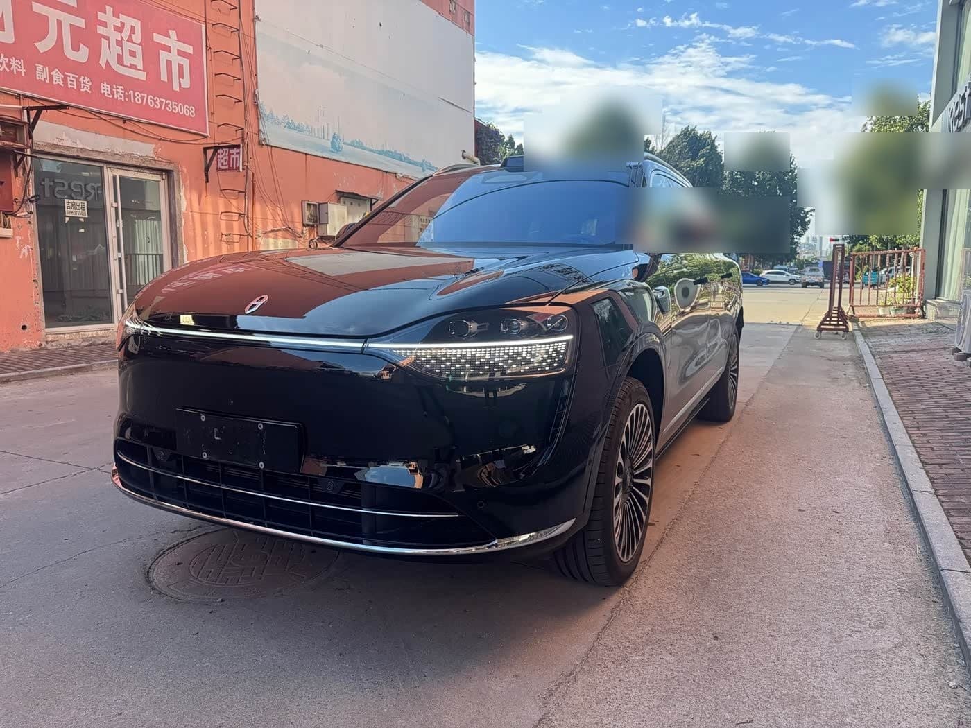 2025 AITO Wenjie AITO M9 front exterior