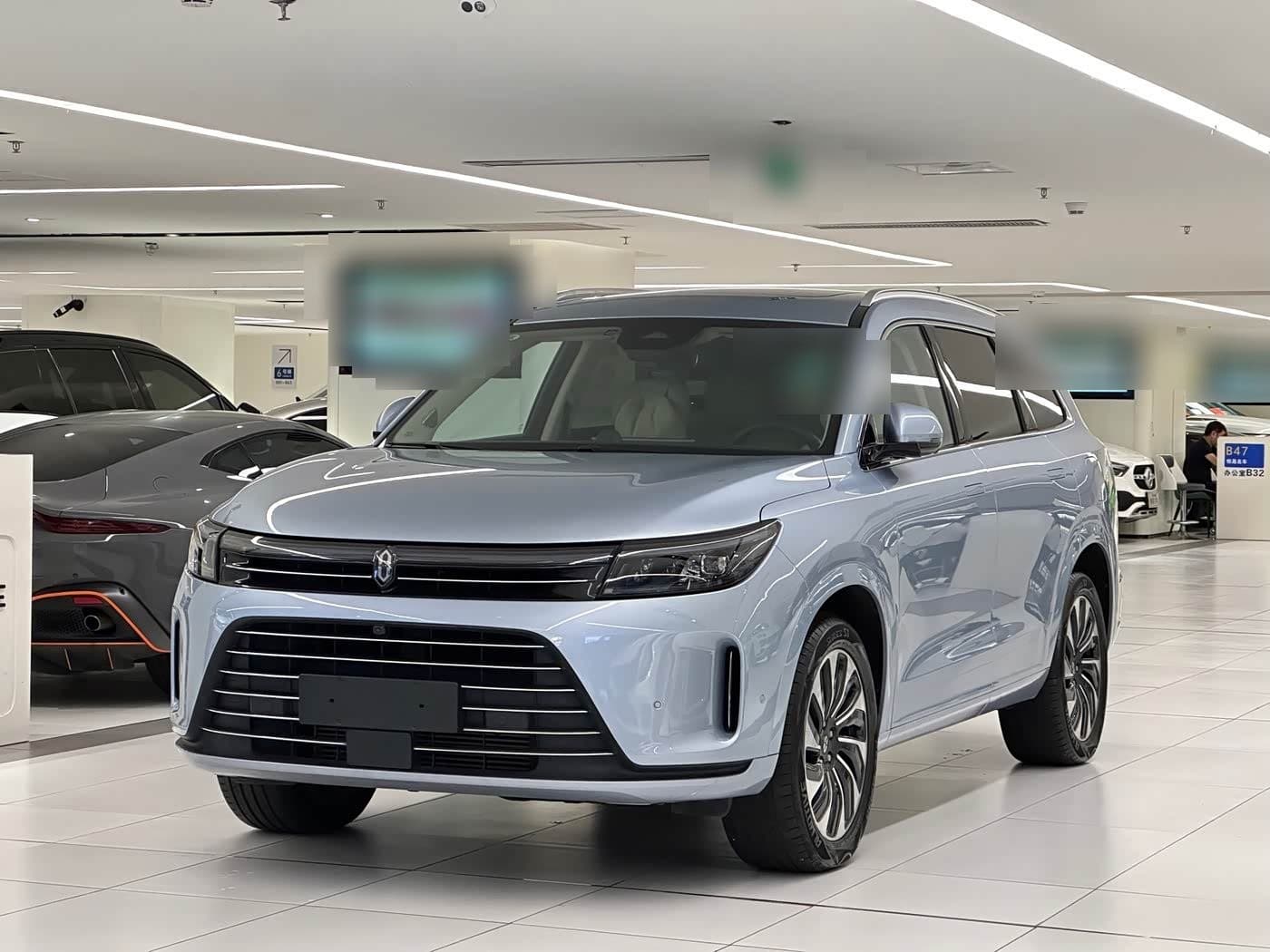 2022 AITO Wenjie AITO M7 front exterior