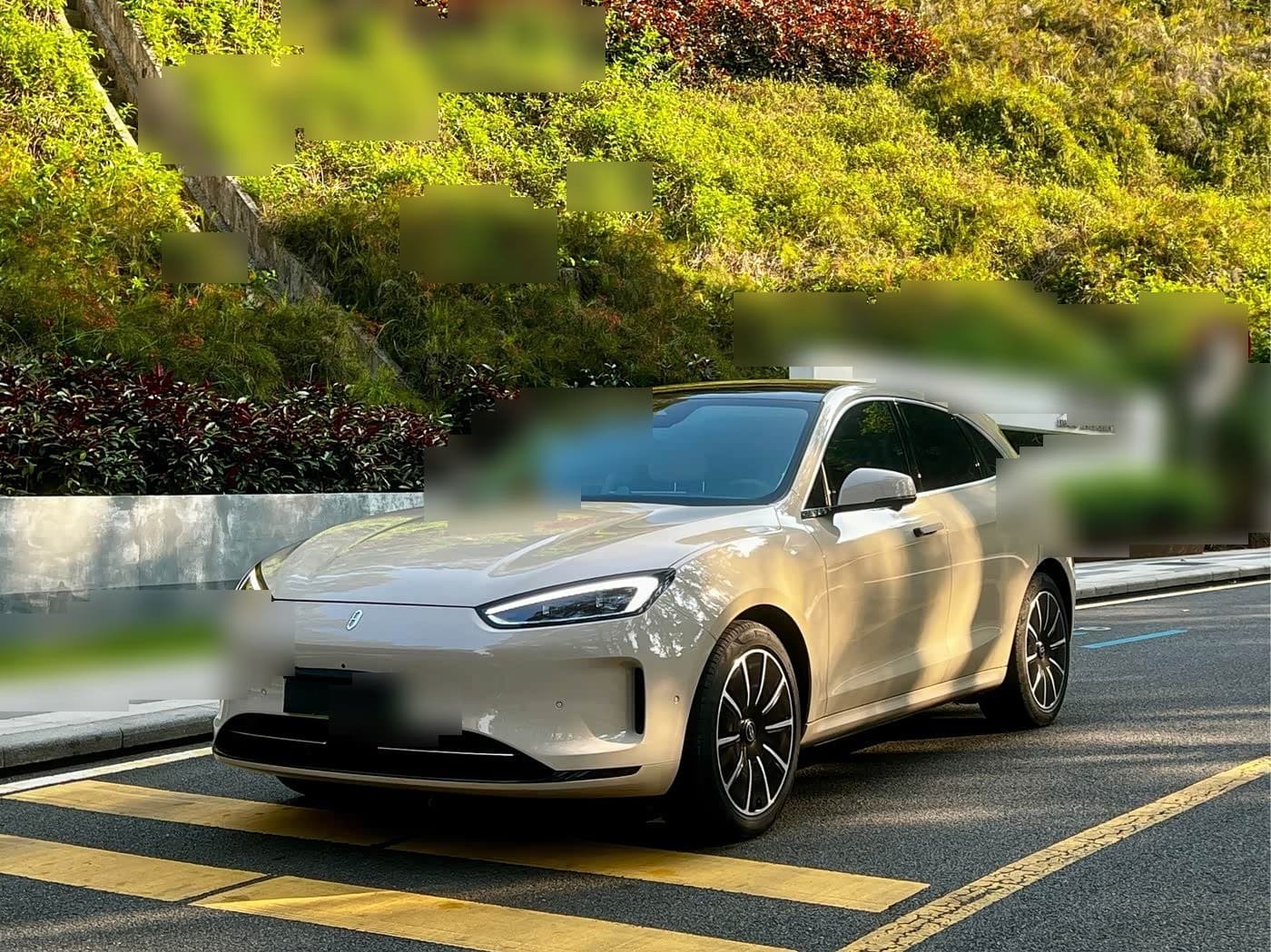 2022 AITO Wenjie AITO M5