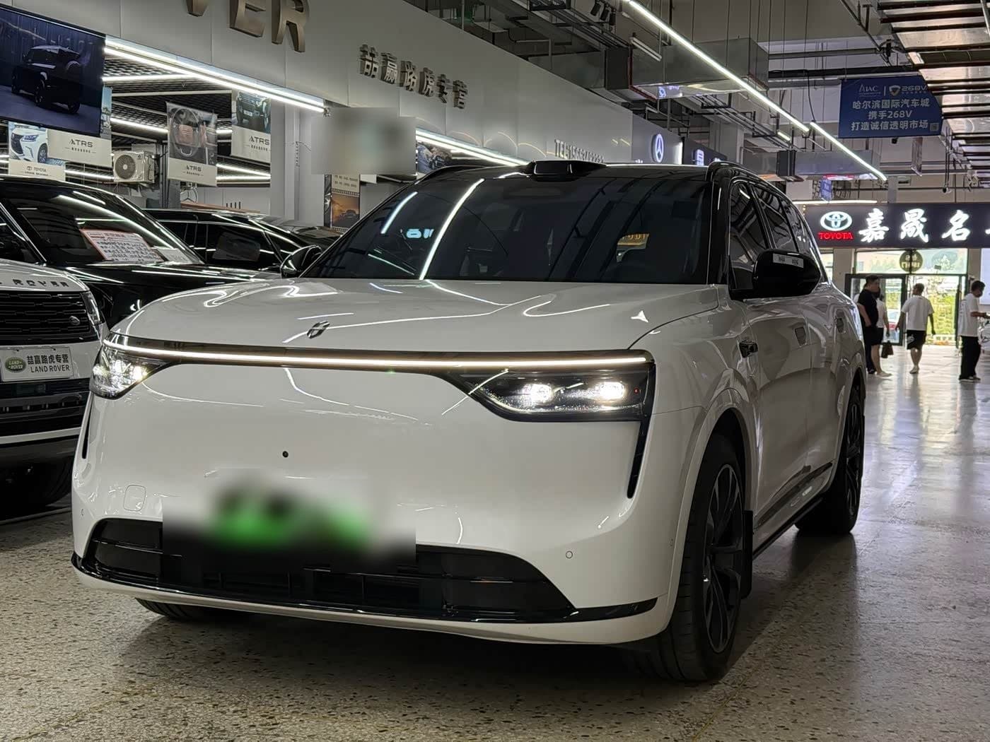 2025 AITO Wenjie AITO M8