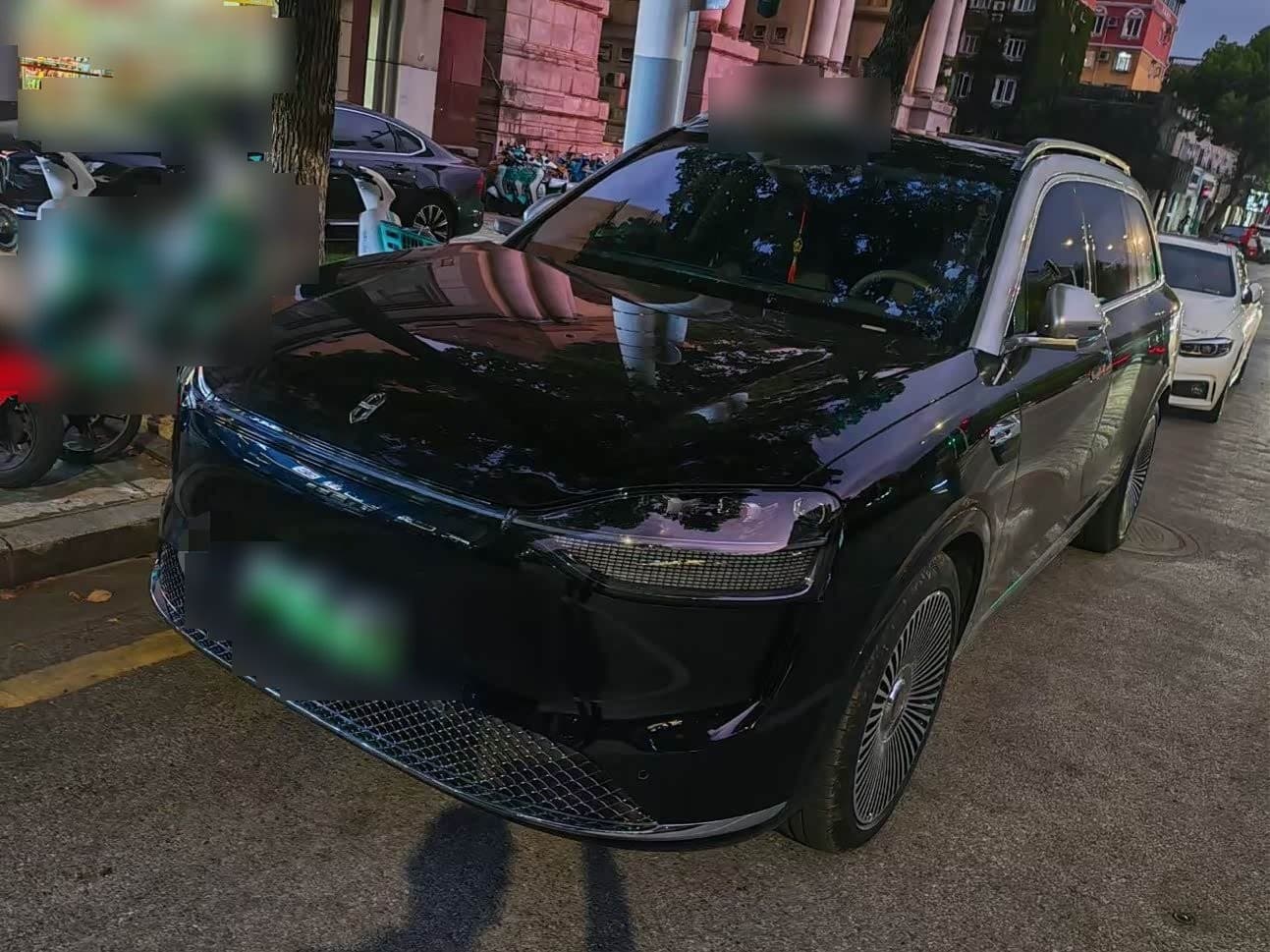 2025 AITO Wenjie AITO M9 front exterior