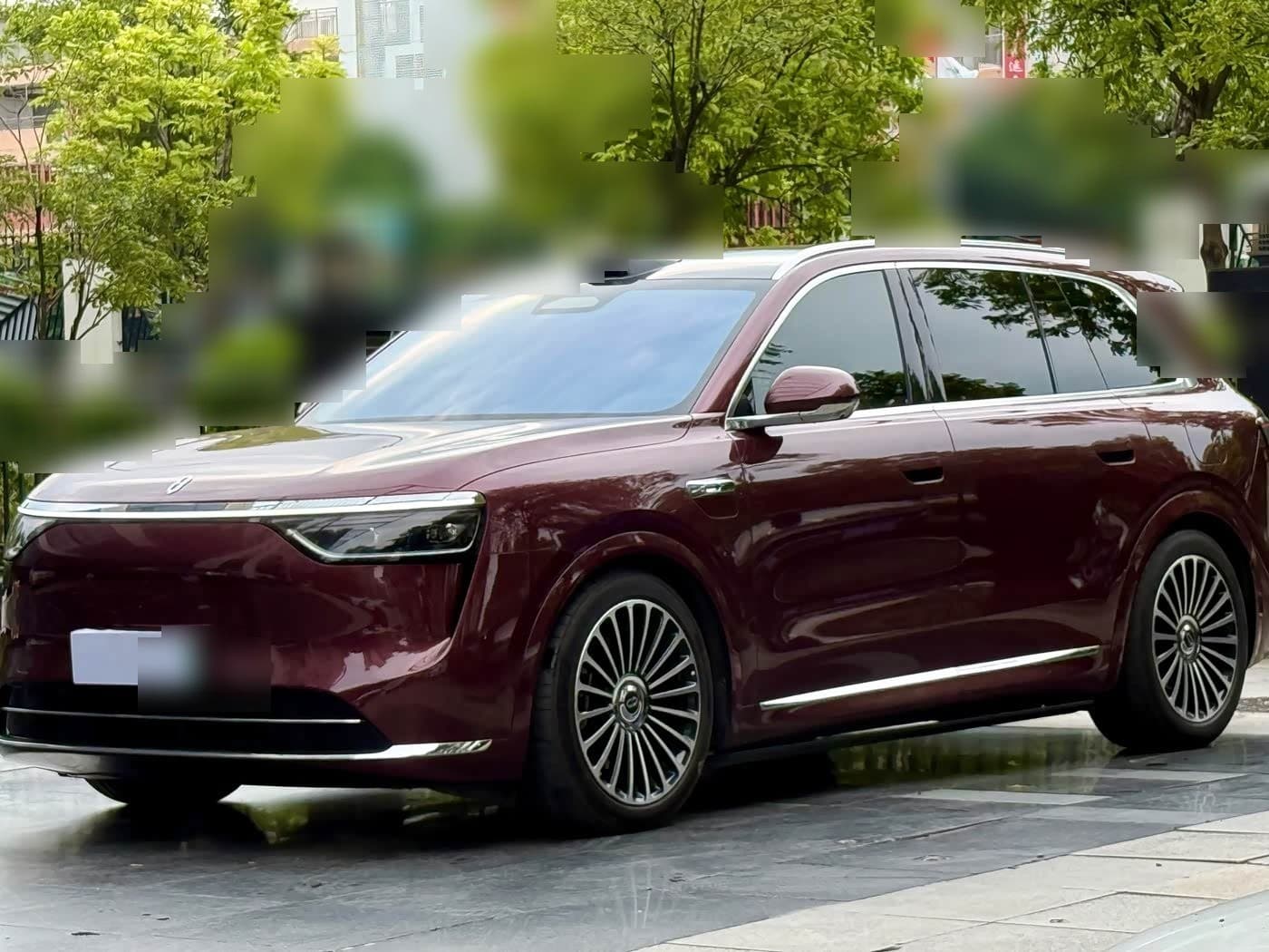 2025 AITO Wenjie AITO M8 front exterior