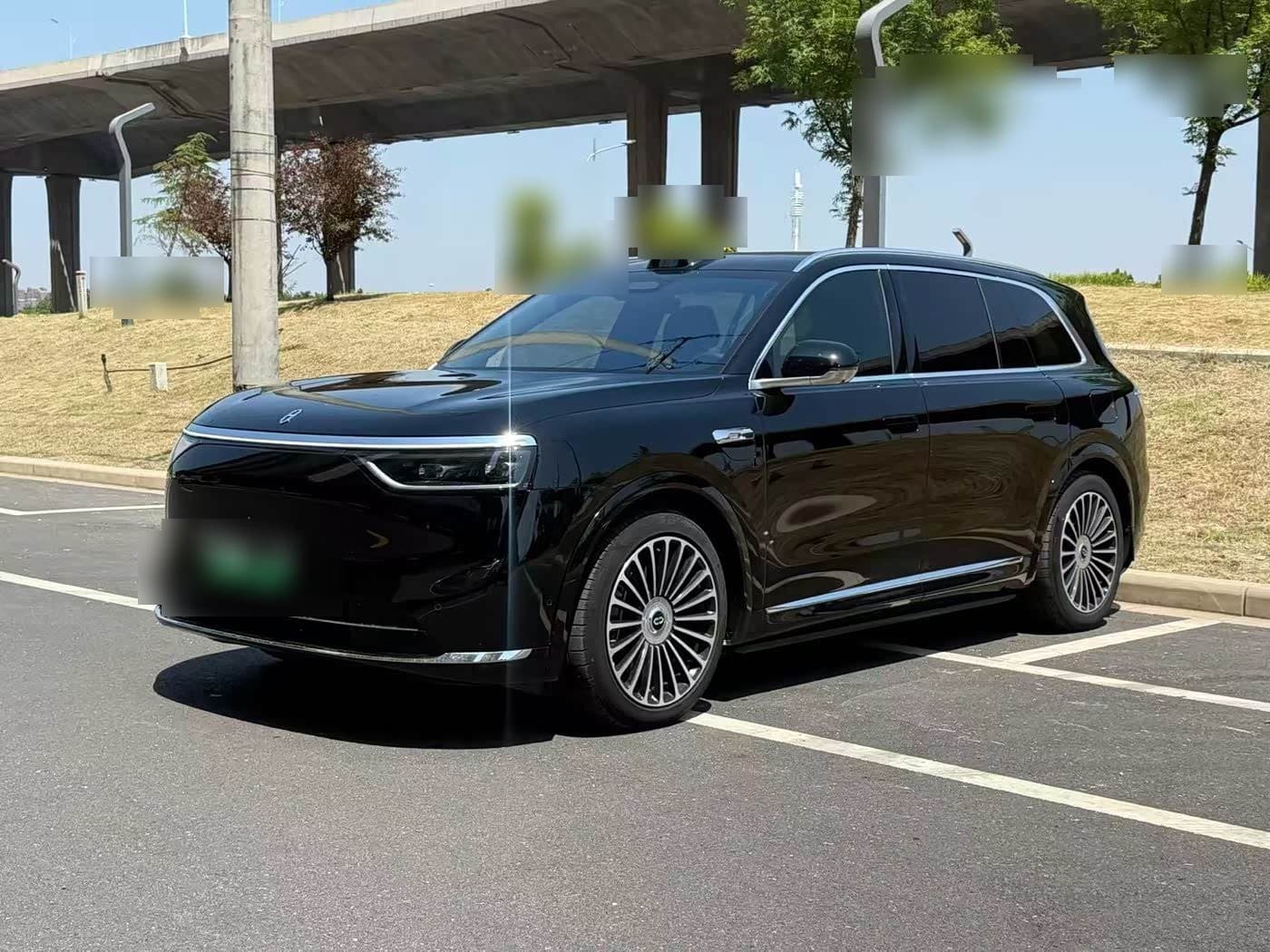 2025 AITO Wenjie AITO M8 front exterior