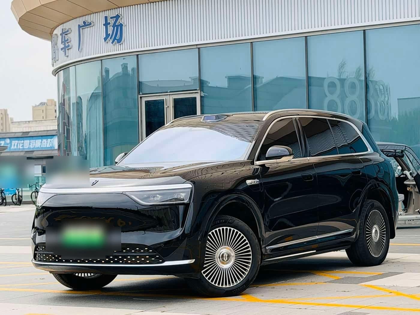 2025 AITO Wenjie AITO M8 front exterior