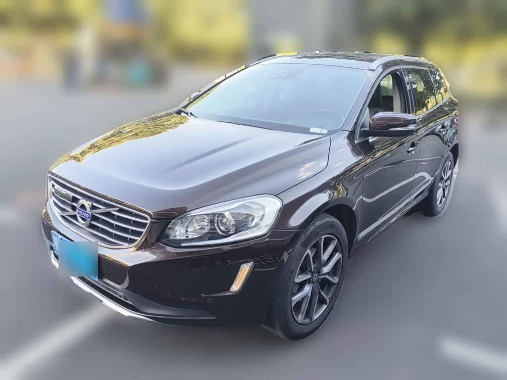2017 Volvo XC60 front exterior